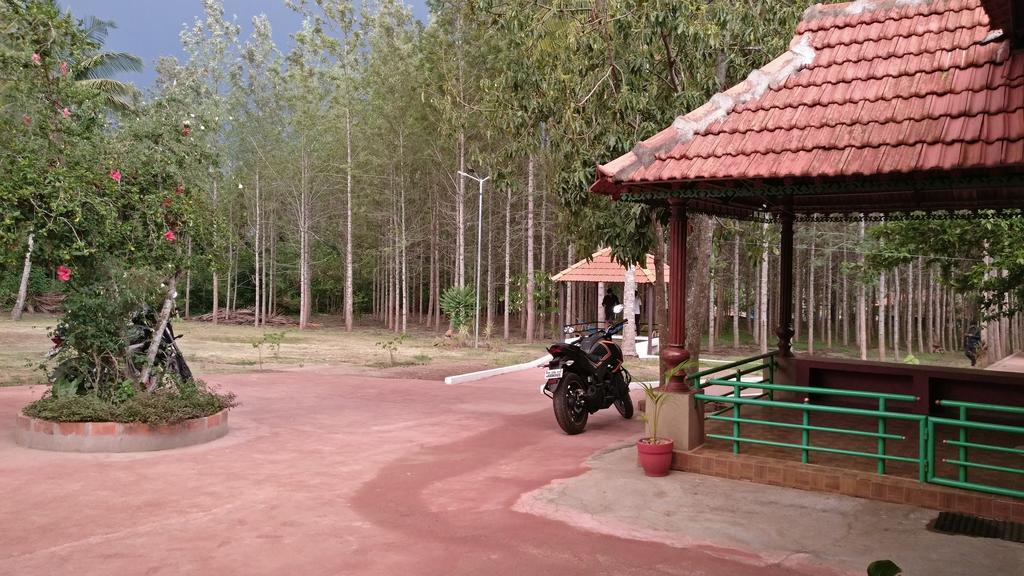 The Shades Holiday Homes Kushalanagar Bagian luar foto